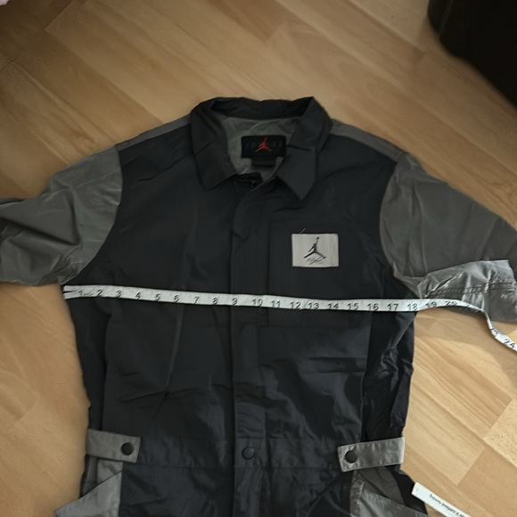 Jordan Air NWOT - Picture 3 of 13